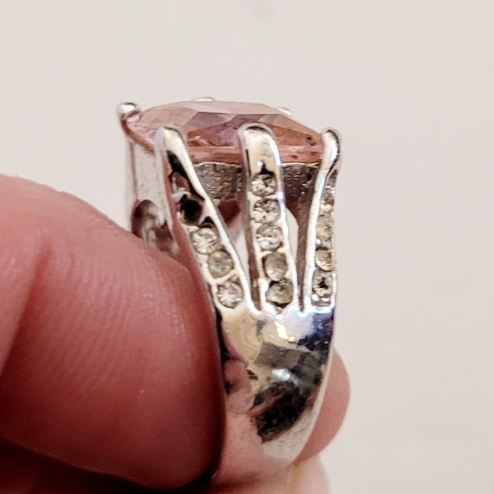 Ring - Picture 5 of 9